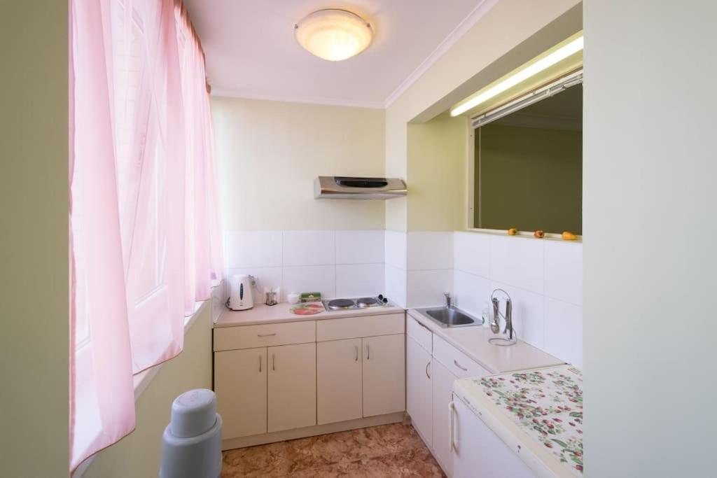 Hotel Service Predslava On Antonovicha Street Киев Экстерьер фото
